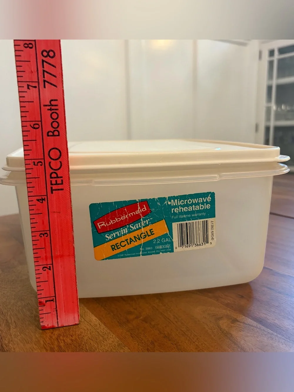 TWO Vintage Rubbermaid Servin’ Saver Container Rectangle 3863 Almond Lid 33 Cups